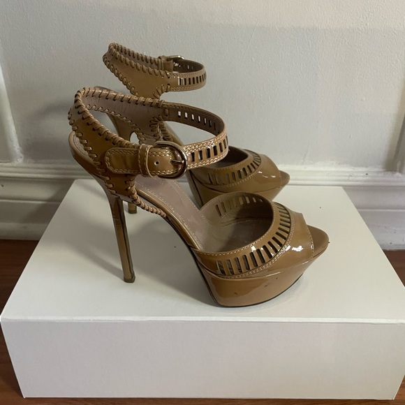 Sergio Rossi Nude Patent Platform Sandals - Picture 2 of 8